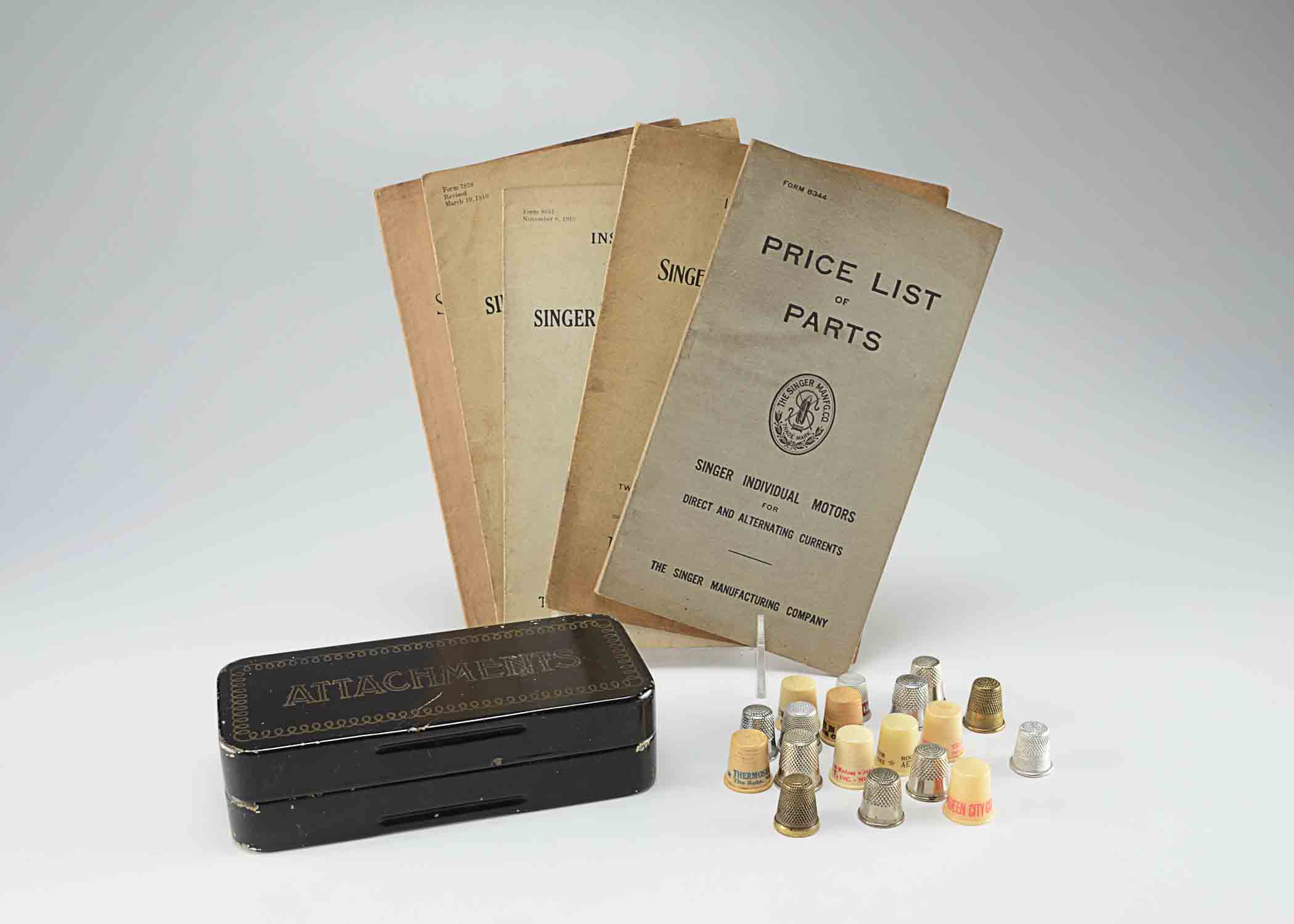 Collection Vintage Advertising & Various Size Sewing Thimbles