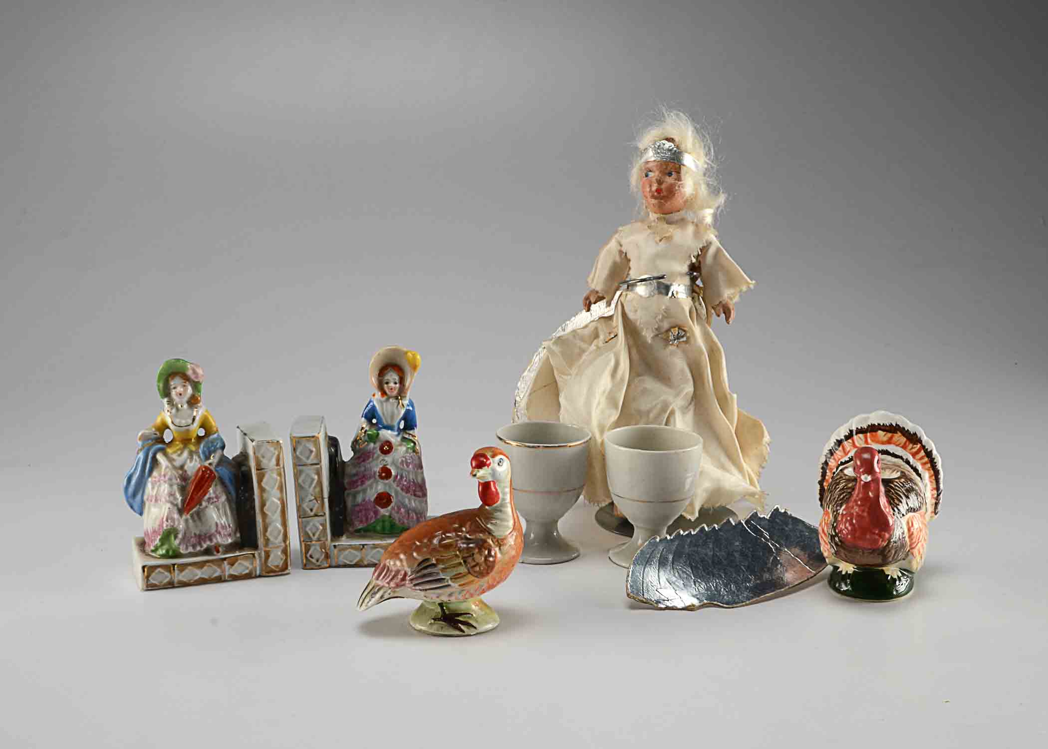Assorted Porcelain Decor
