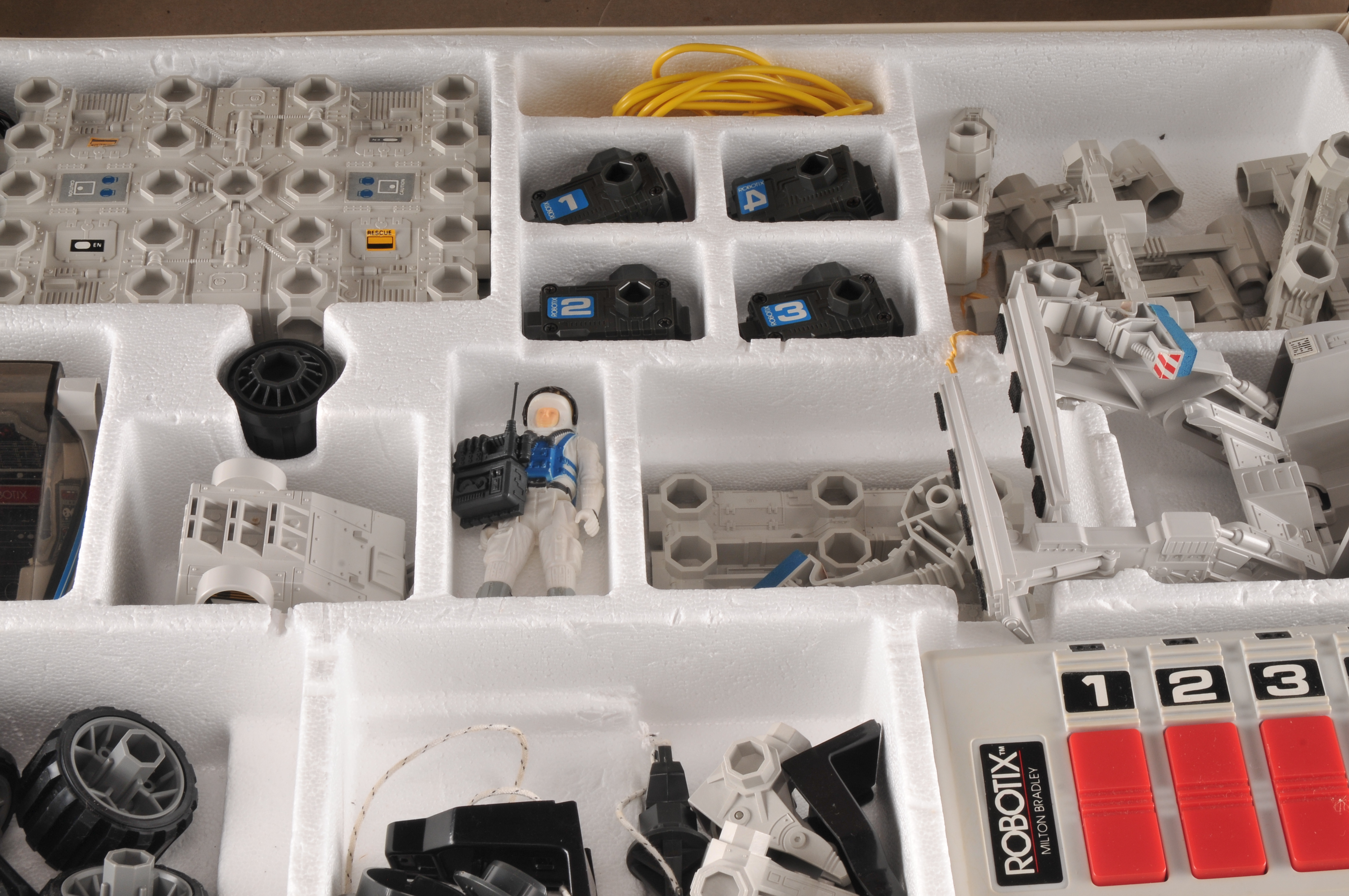 Robotic Modular Building System. 1980's