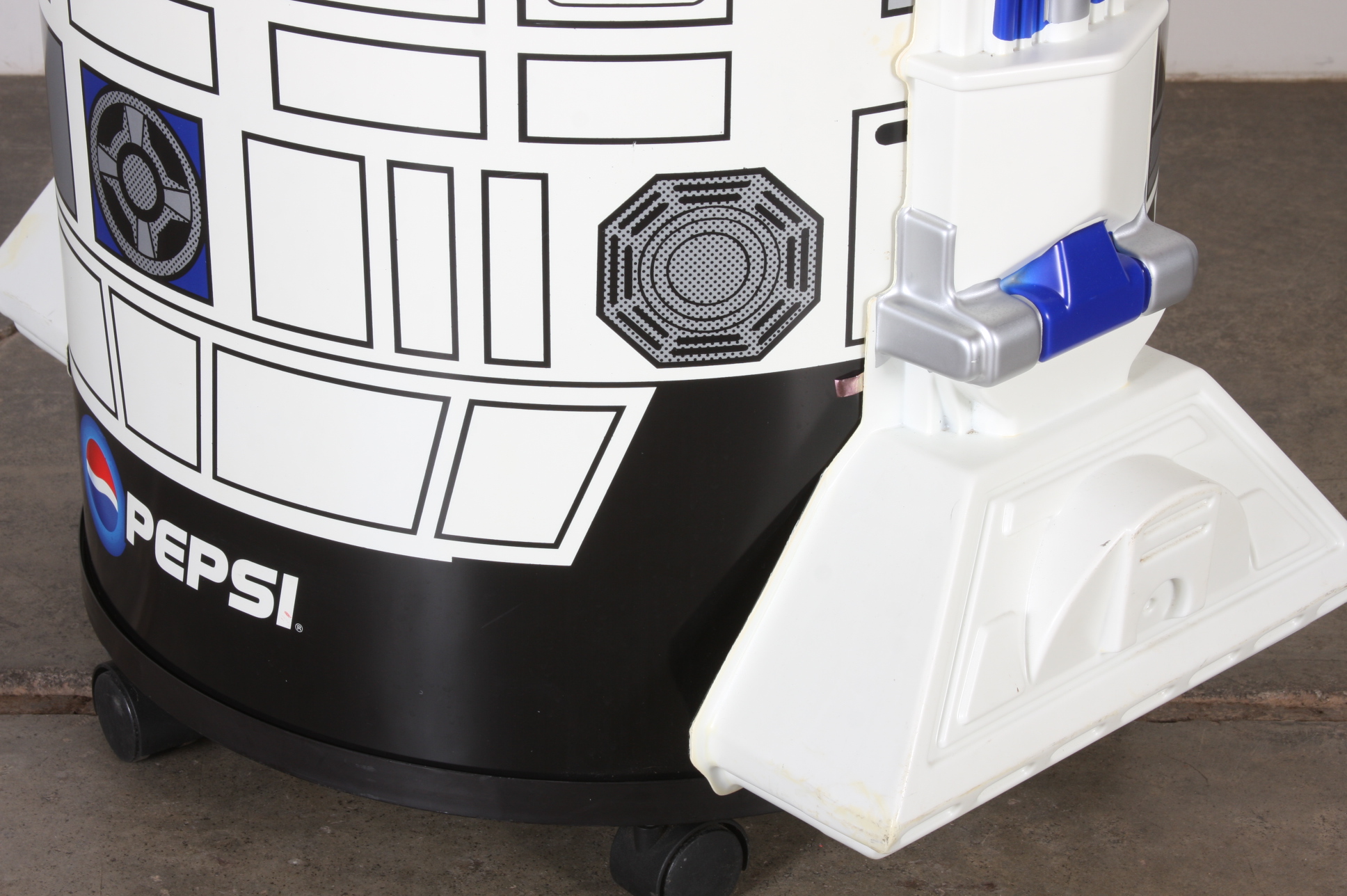 R2D2 Iceman Cooler Point Of Sale Pepsi Display Unit