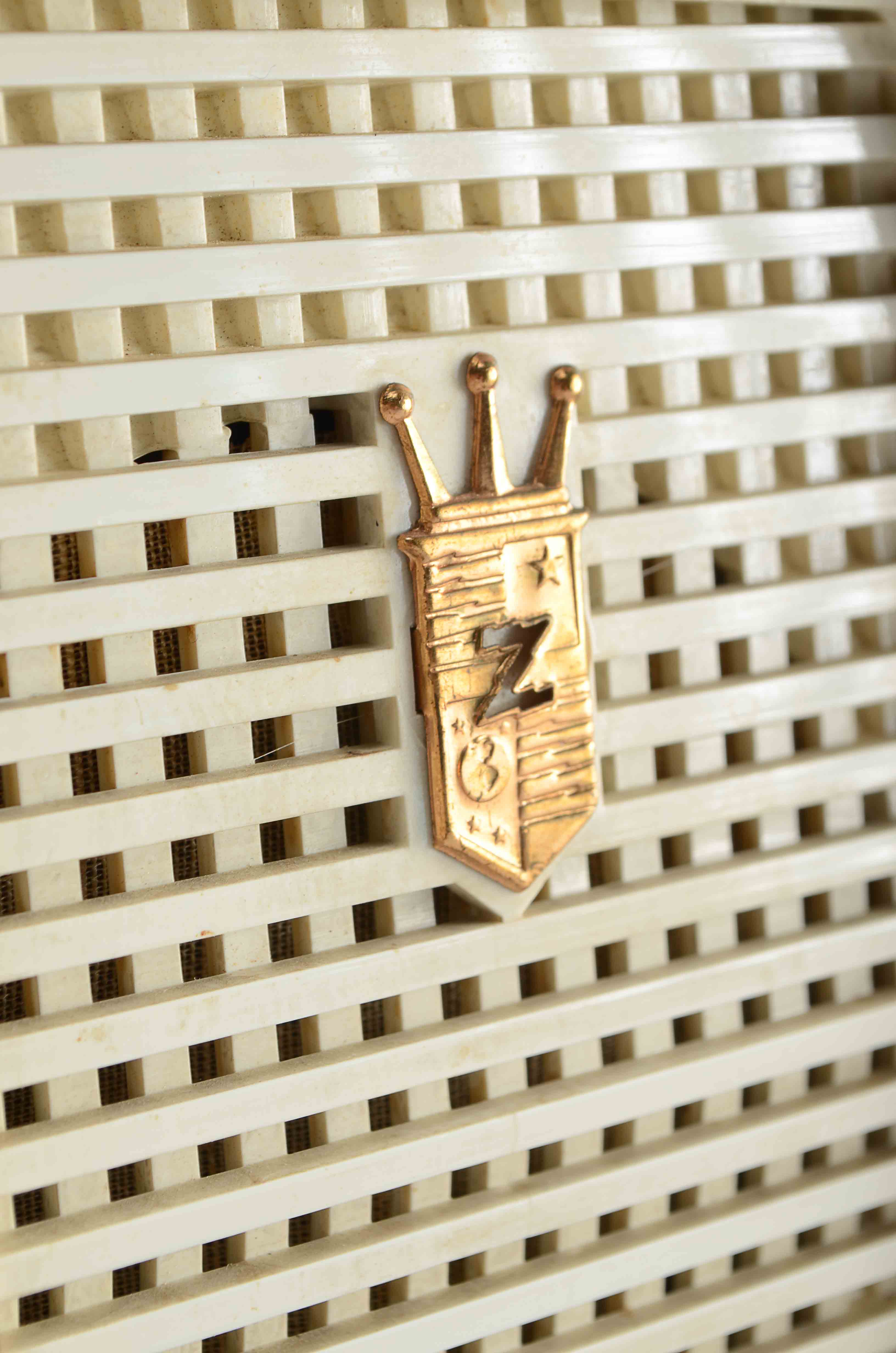 1956 Zenith Bakelite table top Tube Radio # S-40174 