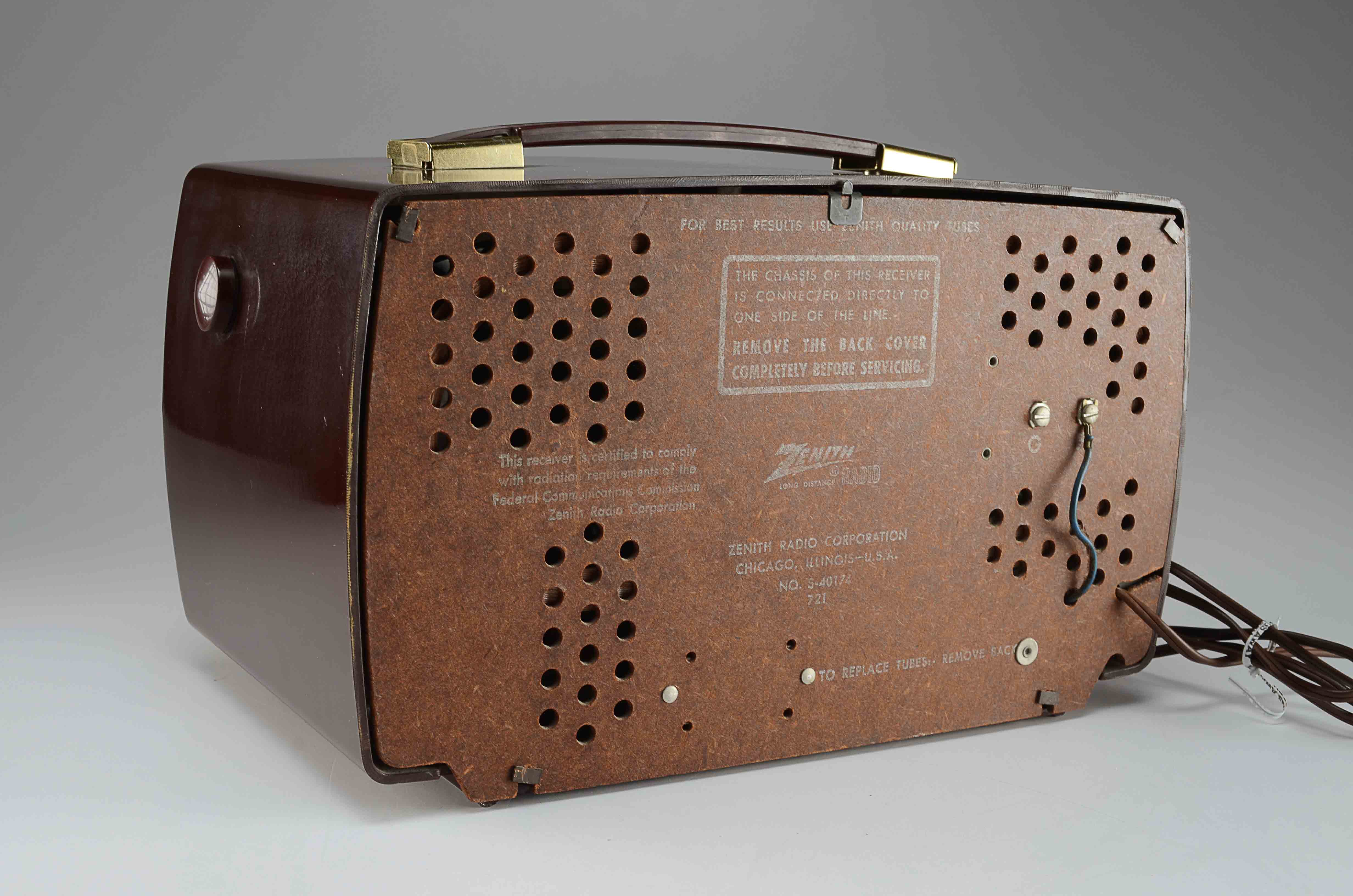 1956 Zenith Bakelite table top Tube Radio # S-40174 