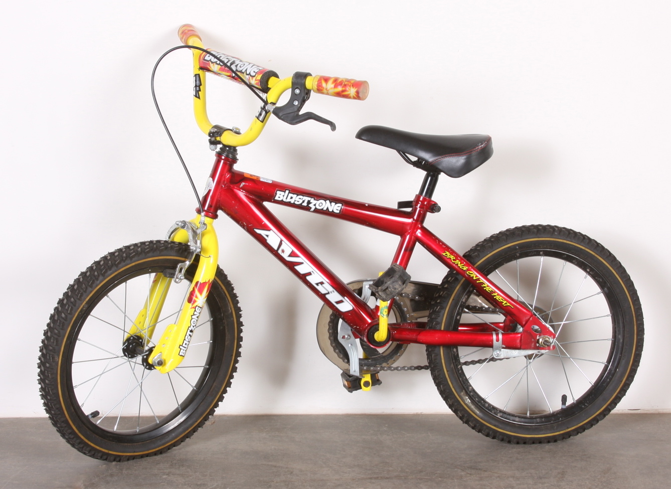 Toys 'R' Us Avigo 16" Blast Zone Bike - Boys 