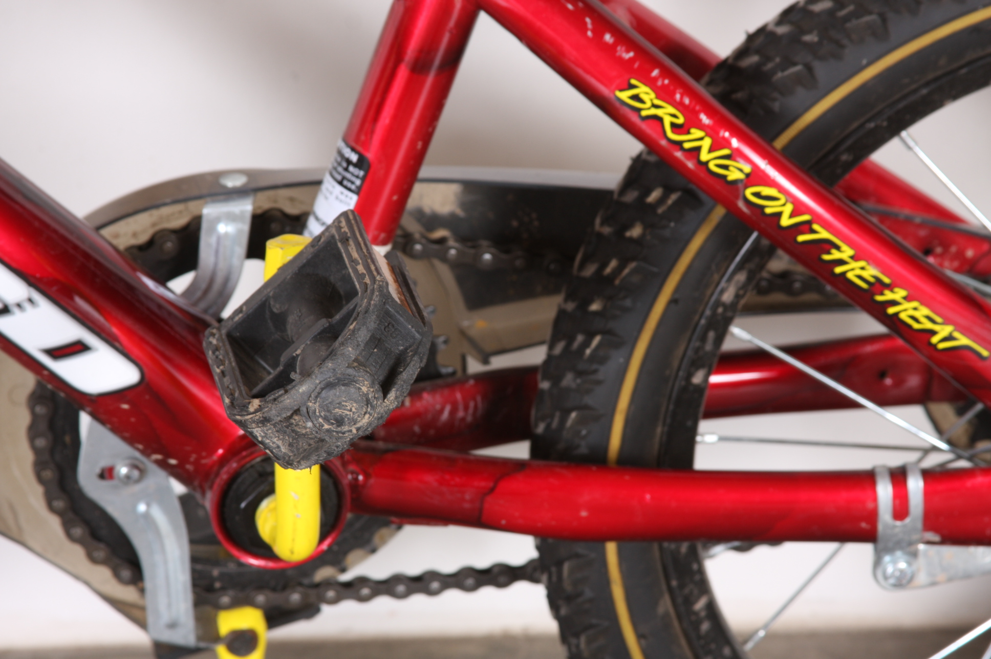 Toys 'R' Us Avigo 16" Blast Zone Bike - Boys 