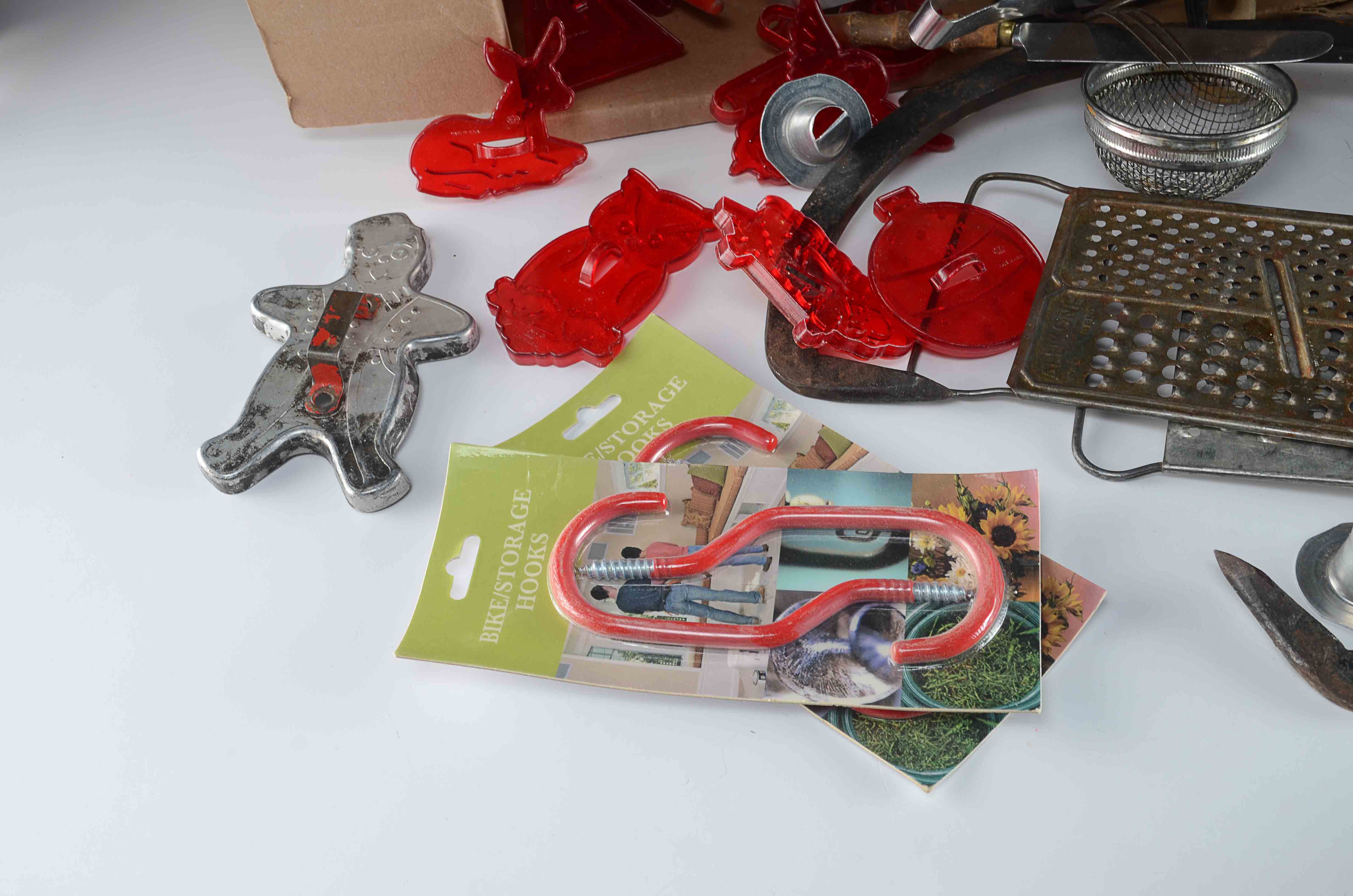 Assorted Vintage Kitchenalia