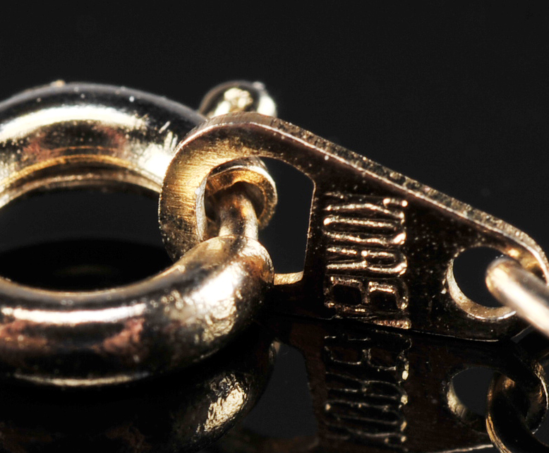 Gold Tone Elephant Stick Pin + 2 Presentation Chains