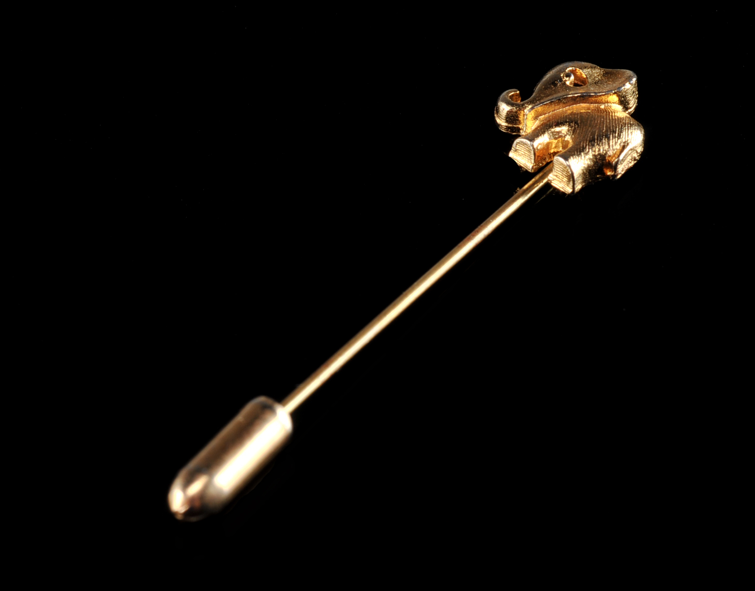 Gold Tone Elephant Stick Pin + 2 Presentation Chains