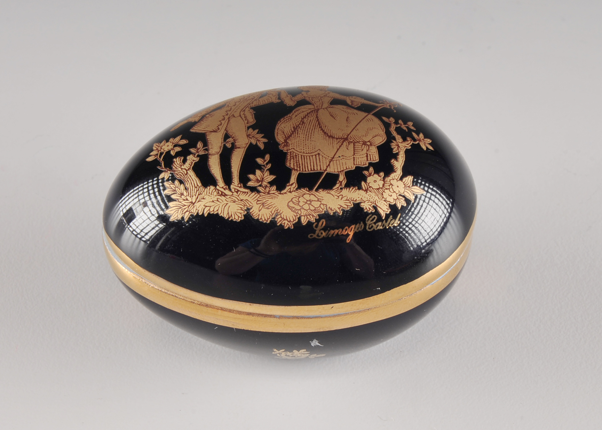 Porcelain Limoges Trinket or Ring Box