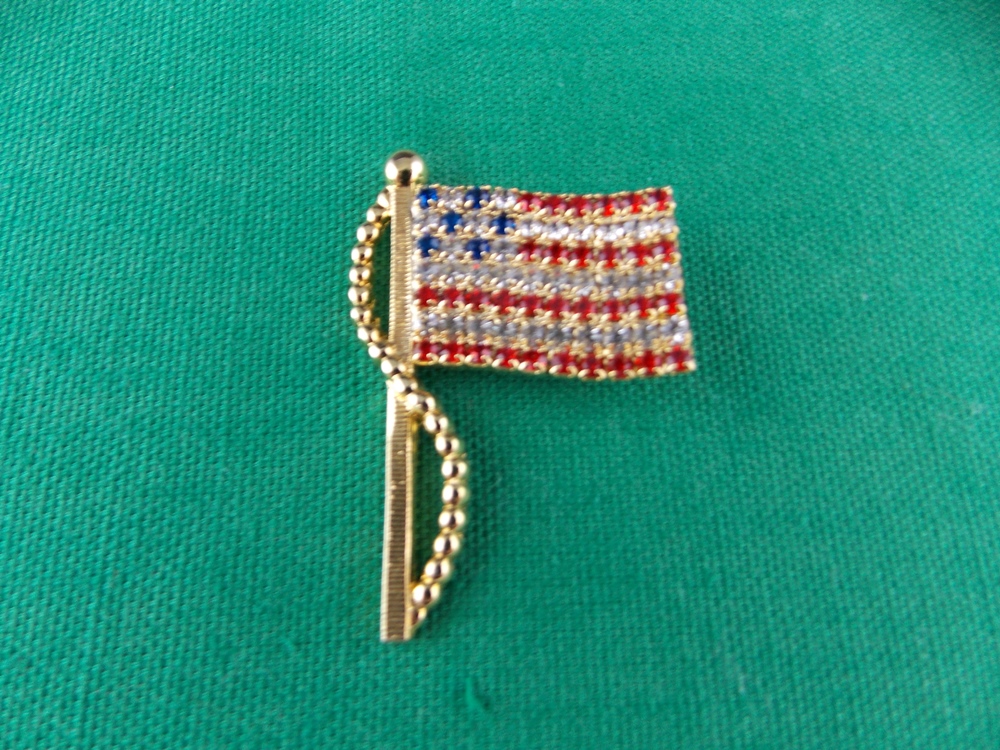 Beautiful Costume Jewelry in Gold Tone