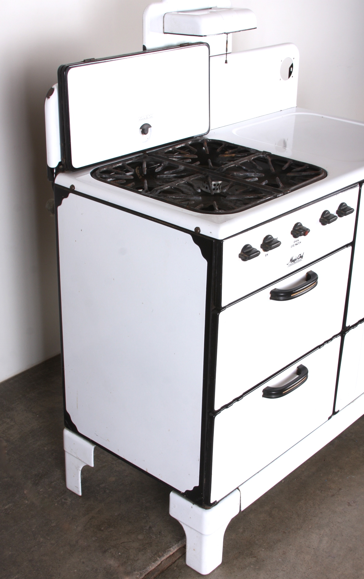 1940's Magic Chef gas stove in black and white 