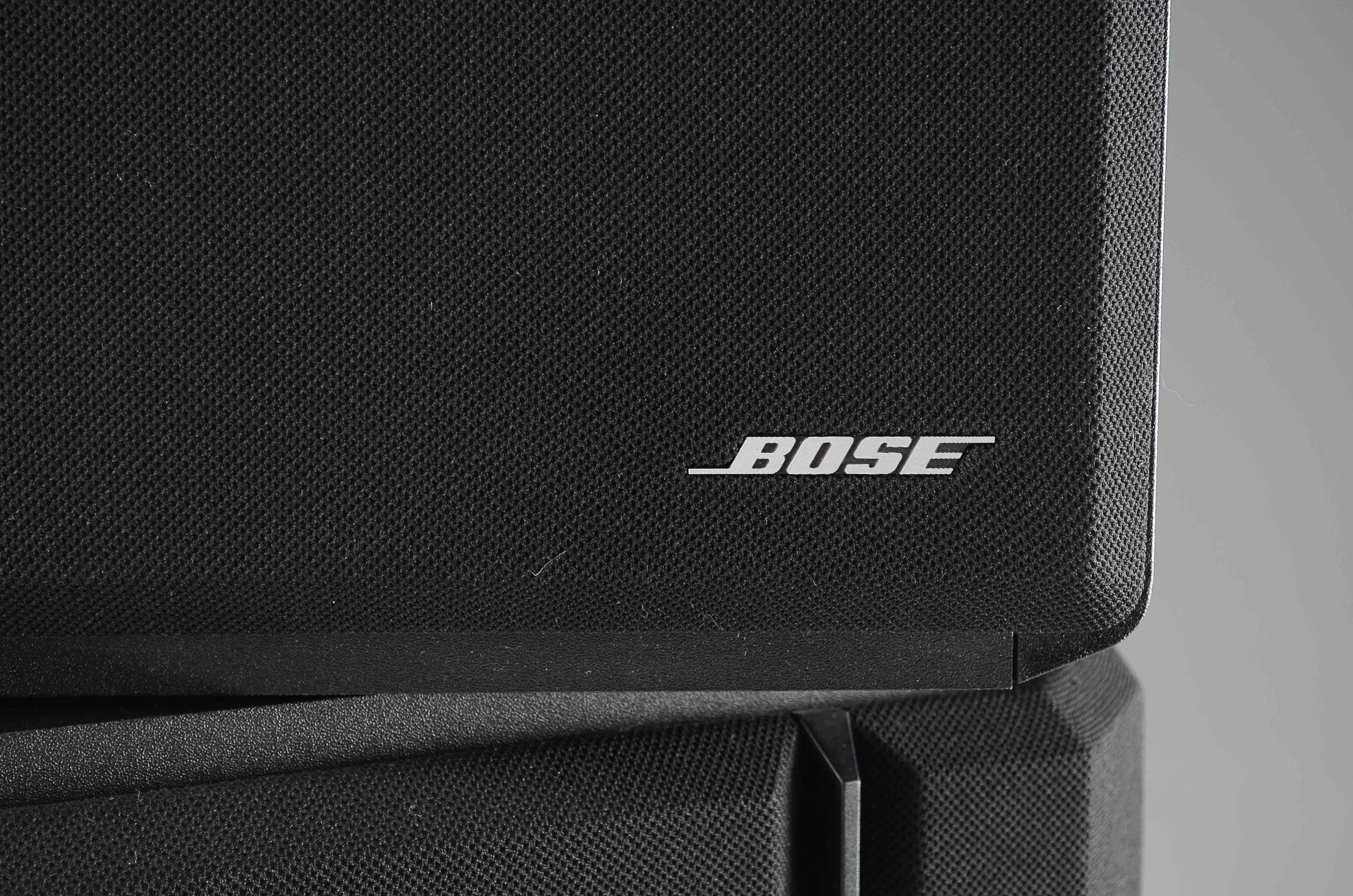 Pair of Bose 201 Series IV Direct Relecting Stereo bookshelf Speakers