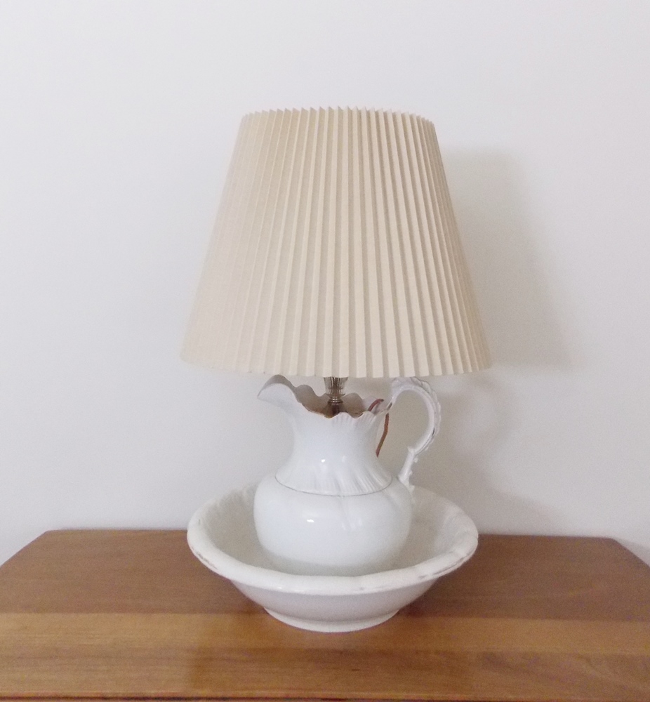 Wash Bowl and Pitcher Table Lamp