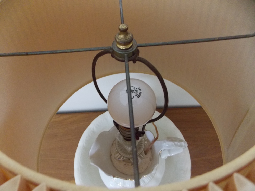 Wash Bowl and Pitcher Table Lamp