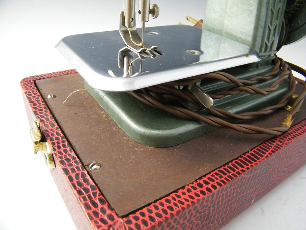 1950's Betsy Ross Mini Sewing Machine