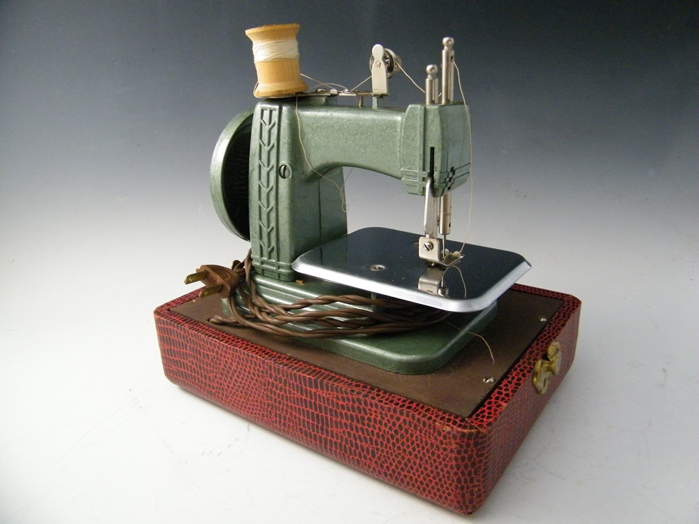 1950's Betsy Ross Mini Sewing Machine