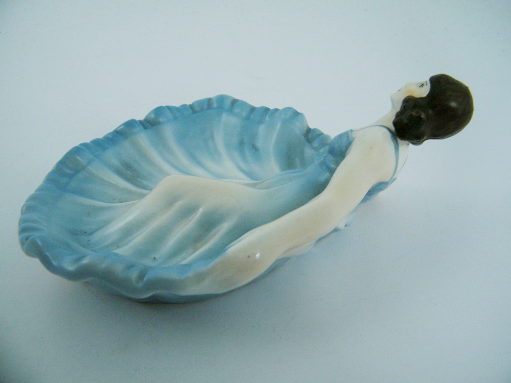 Czechoslovakian Art Deco Lady Ash Receiver