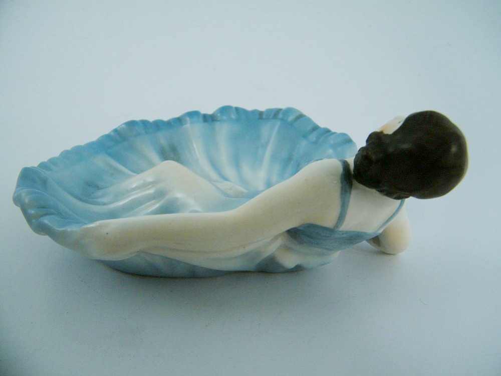 Czechoslovakian Art Deco Lady Ash Receiver