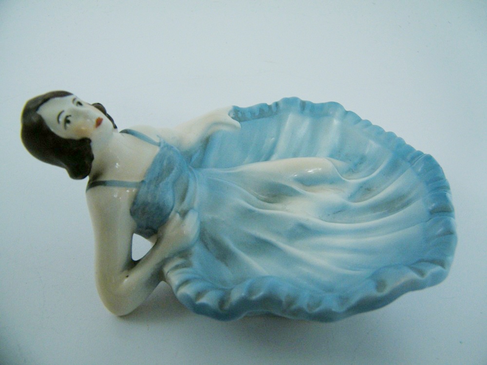 Czechoslovakian Art Deco Lady Ash Receiver