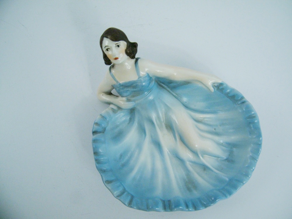 Czechoslovakian Art Deco Lady Ash Receiver