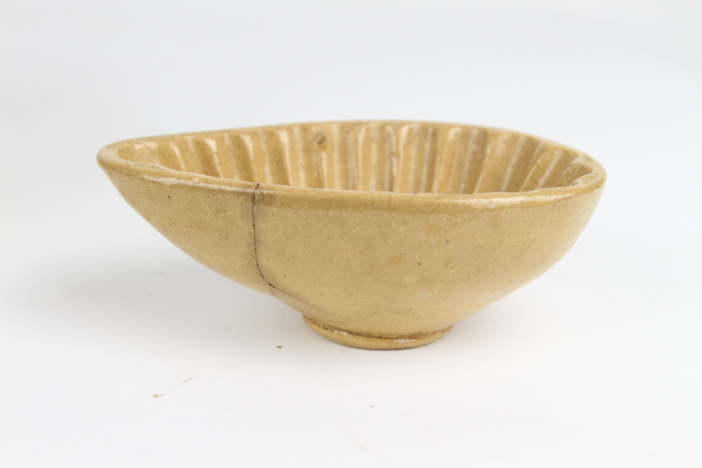 3 Yellow Ware Oval Molds RABBIT FROG & 1 Signed ROCK