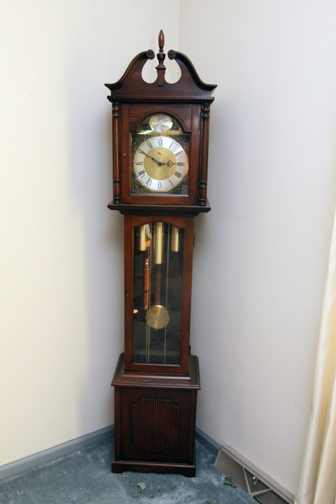 Beautiful Ridgway Grandfather Floor Clock Tempus Fujit 