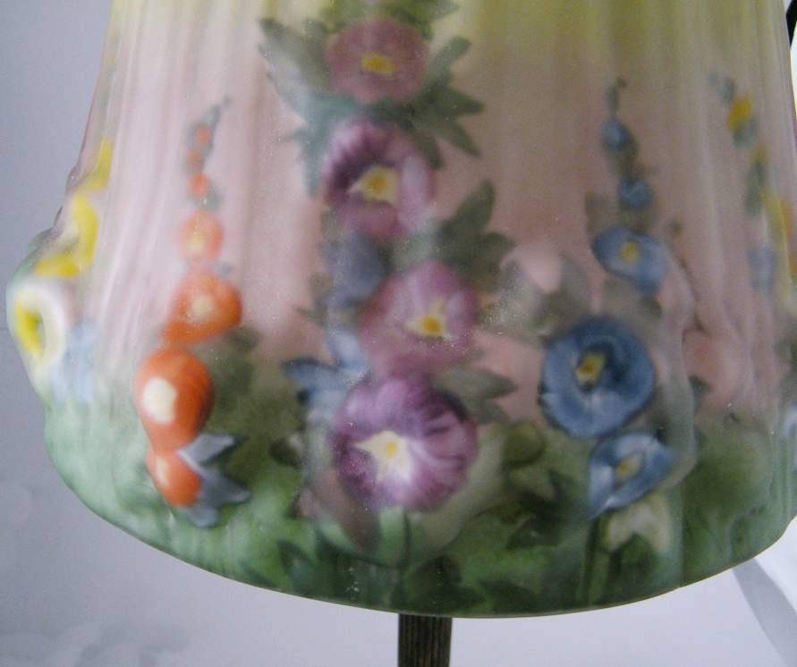 Pairpoint Puffy Hollyhock Lamp