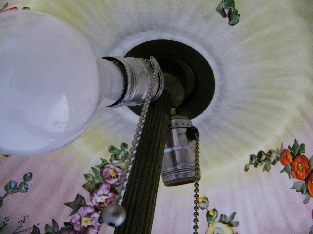 Pairpoint Puffy Hollyhock Lamp