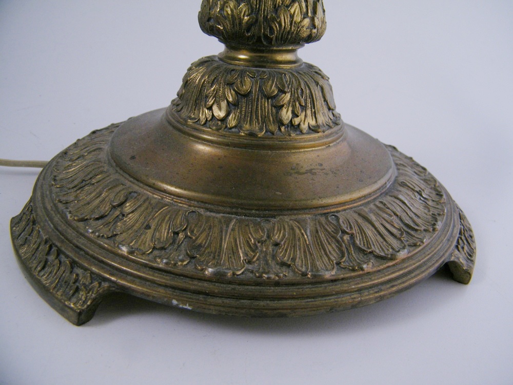 Pairpoint Puffy Hollyhock Lamp