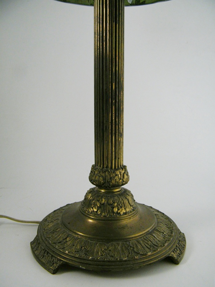 Pairpoint Puffy Hollyhock Lamp