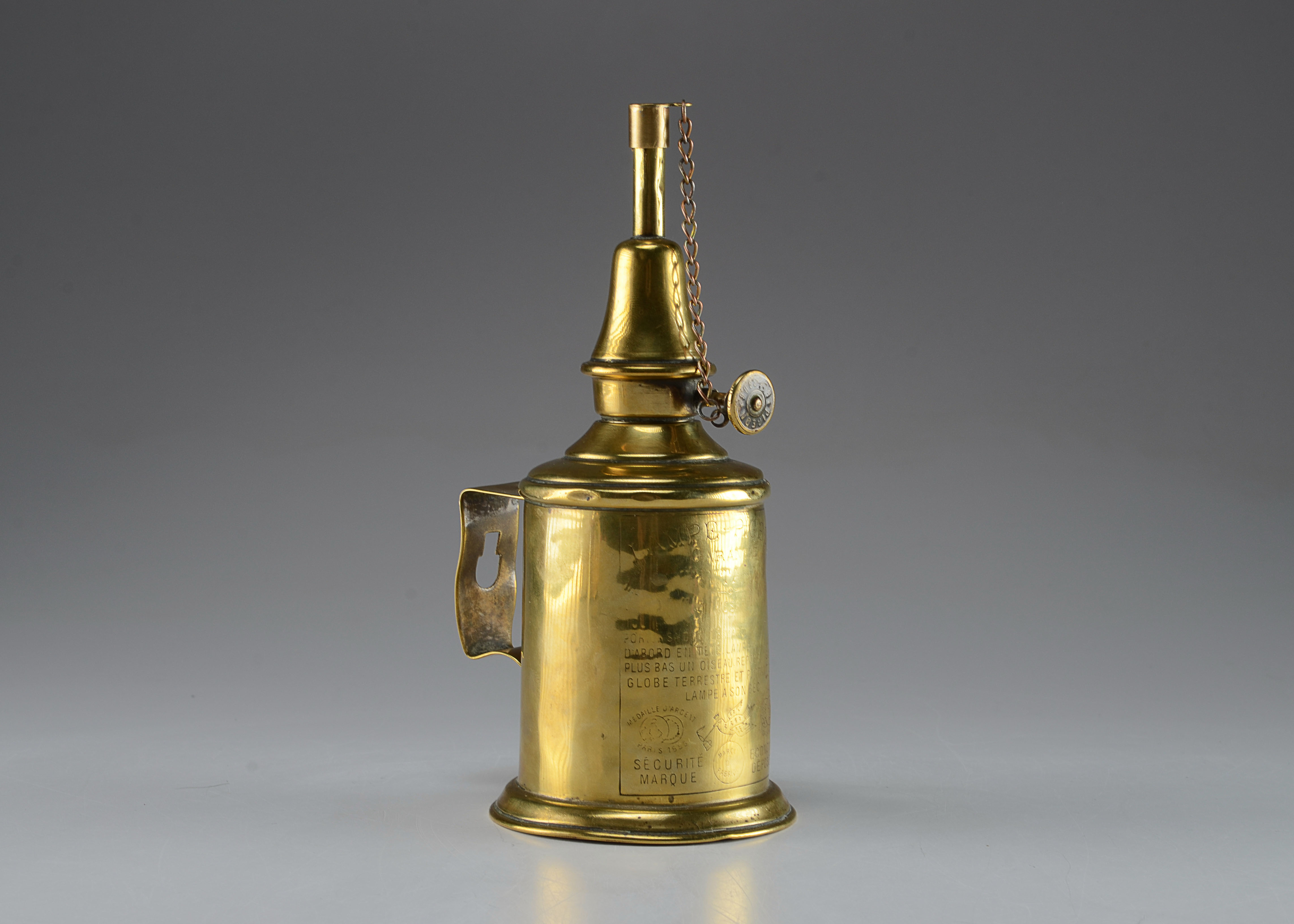 Vintage French Pigeon Brass Lamp