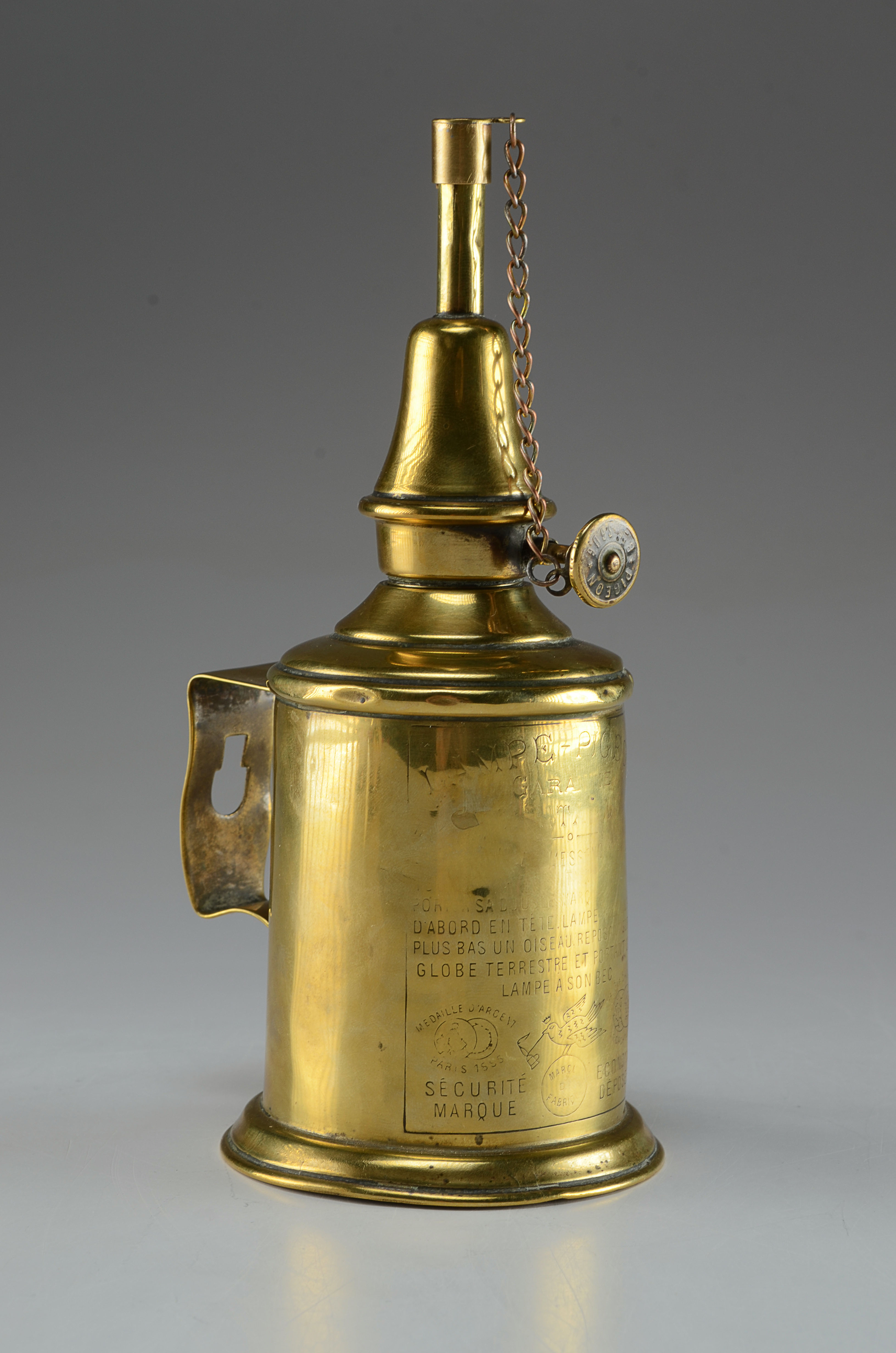 Vintage French Pigeon Brass Lamp