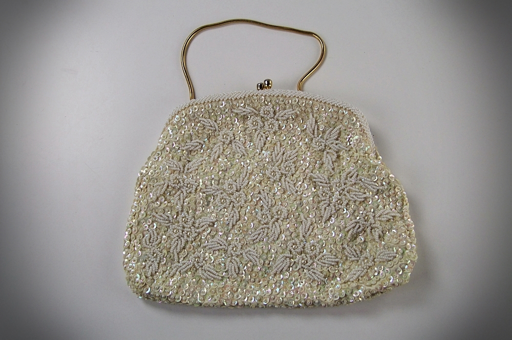 Group of (4) hand beaded handbags 