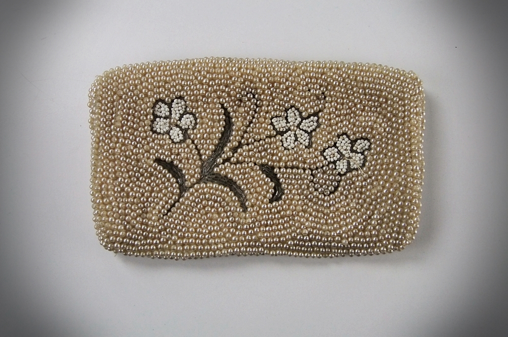 Group of (4) hand beaded handbags 