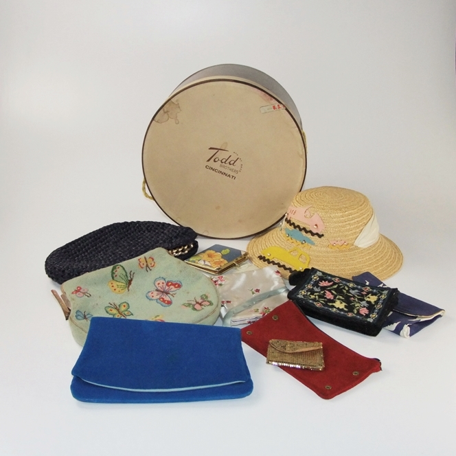 Collection of vintage accessories 