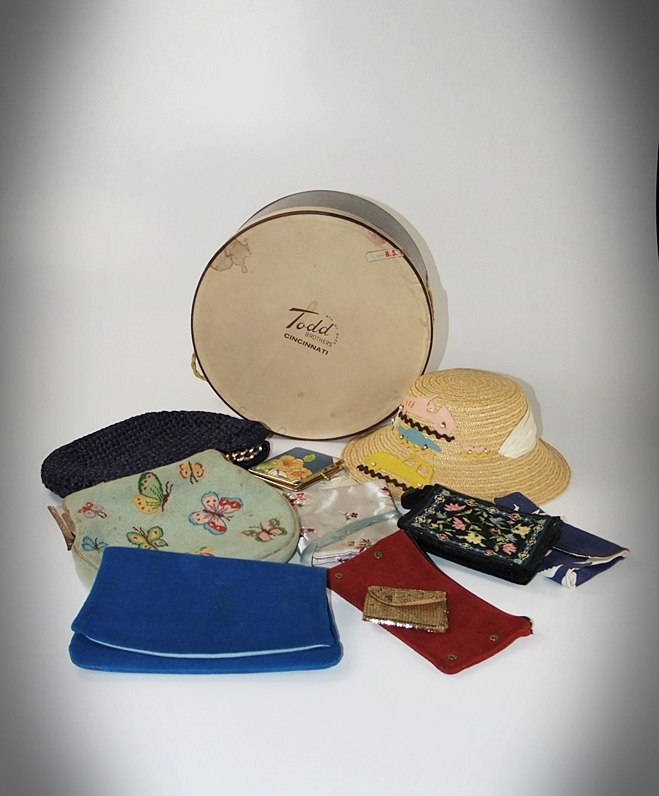 Collection of vintage accessories 