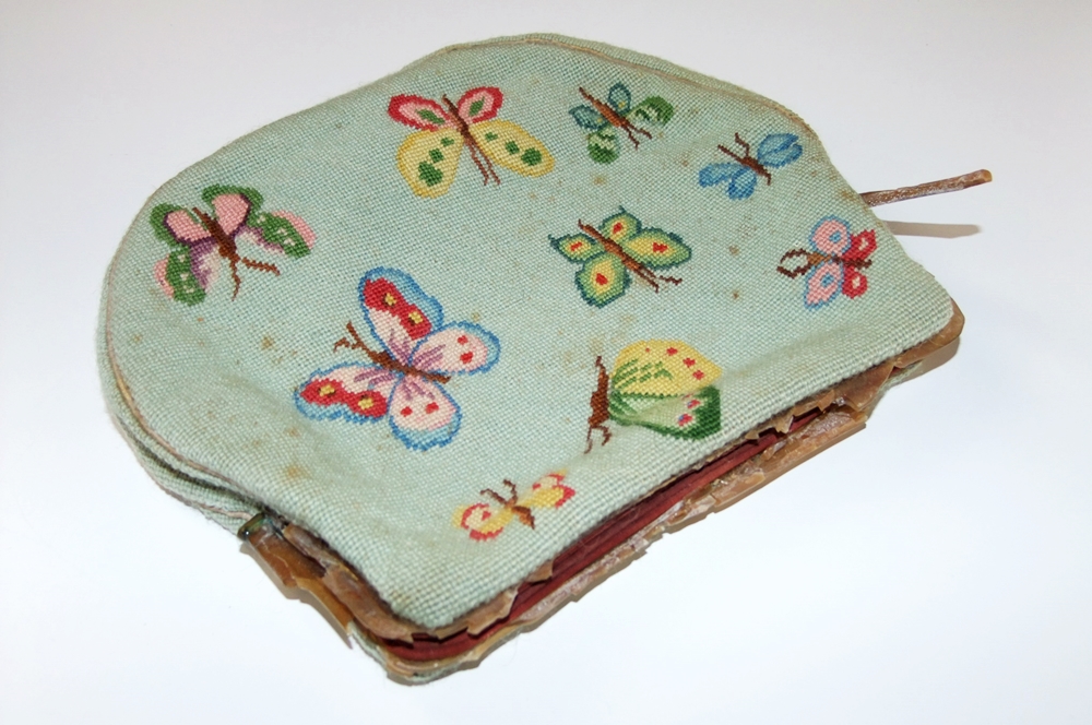 Collection of vintage accessories 