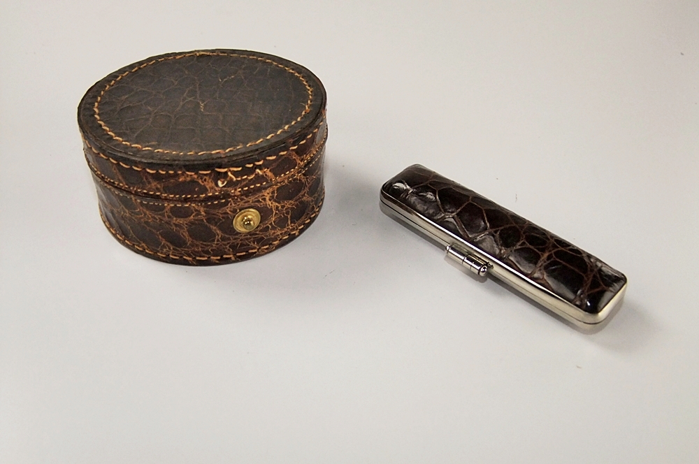 Collection of vintage items 