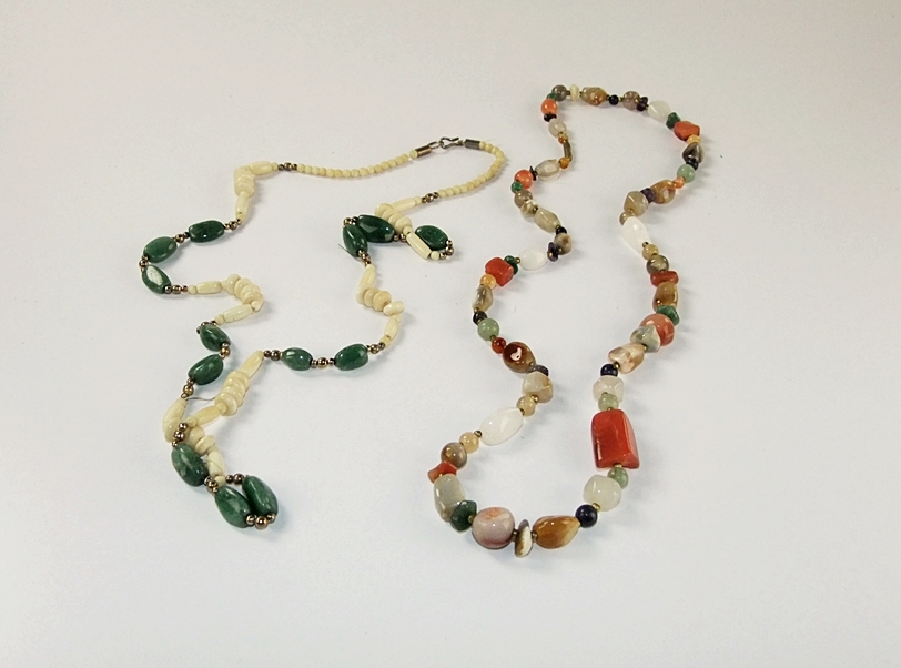 Vintage 34" polished natural stone necklace with various hued stones 