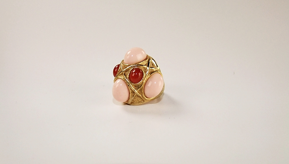 Kenneth Jay Lane Ladies costume ring 
