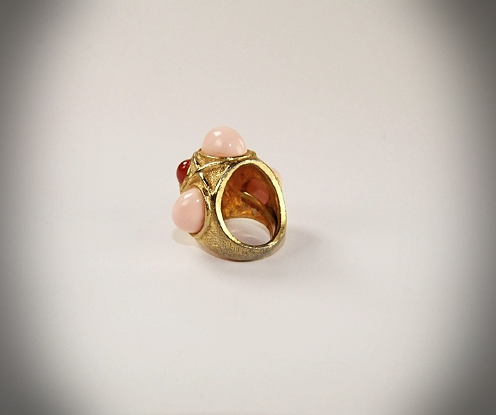 Kenneth Jay Lane Ladies costume ring 