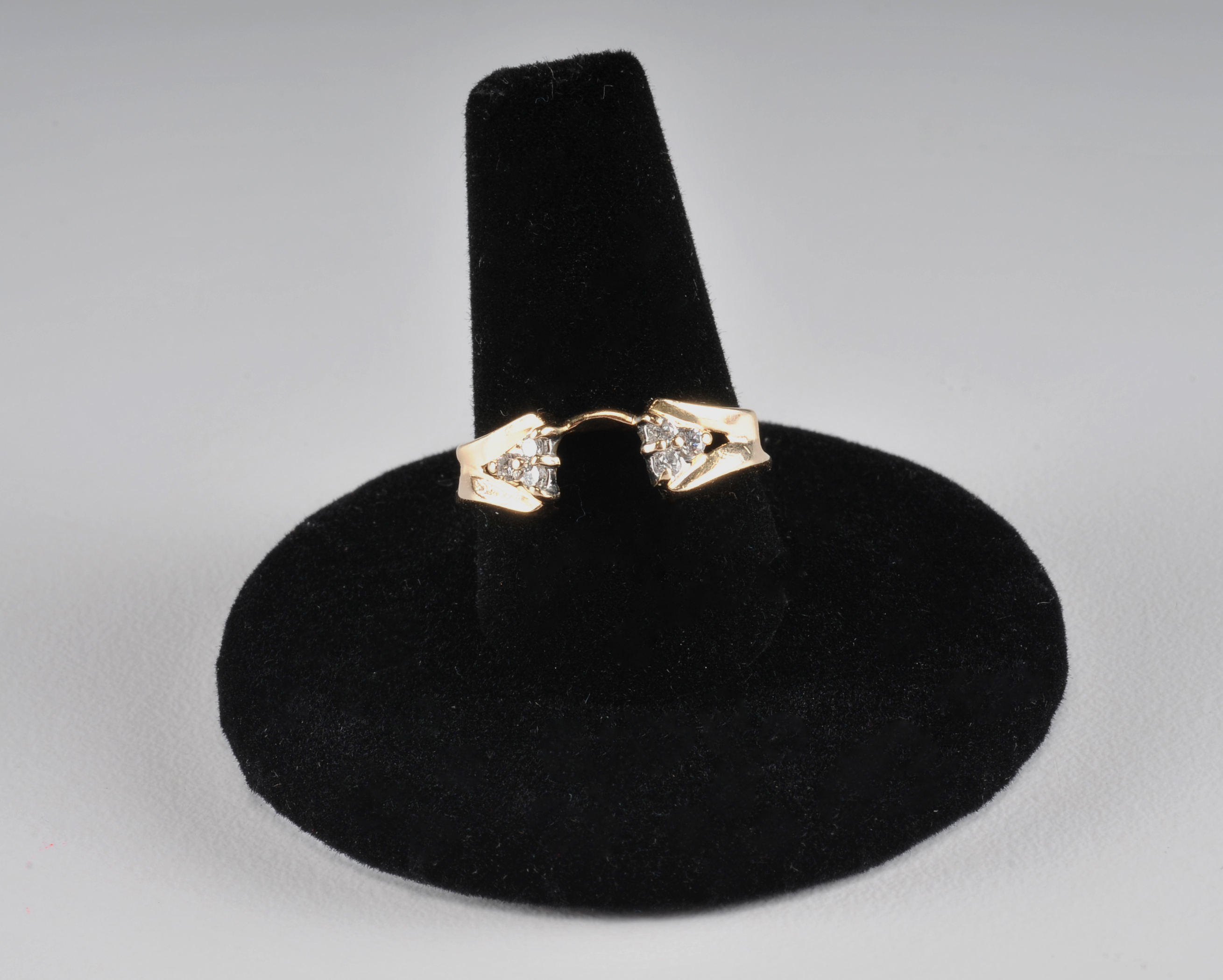 Very pretty Ladies 14 K yellow gold and diamond engagement ring set