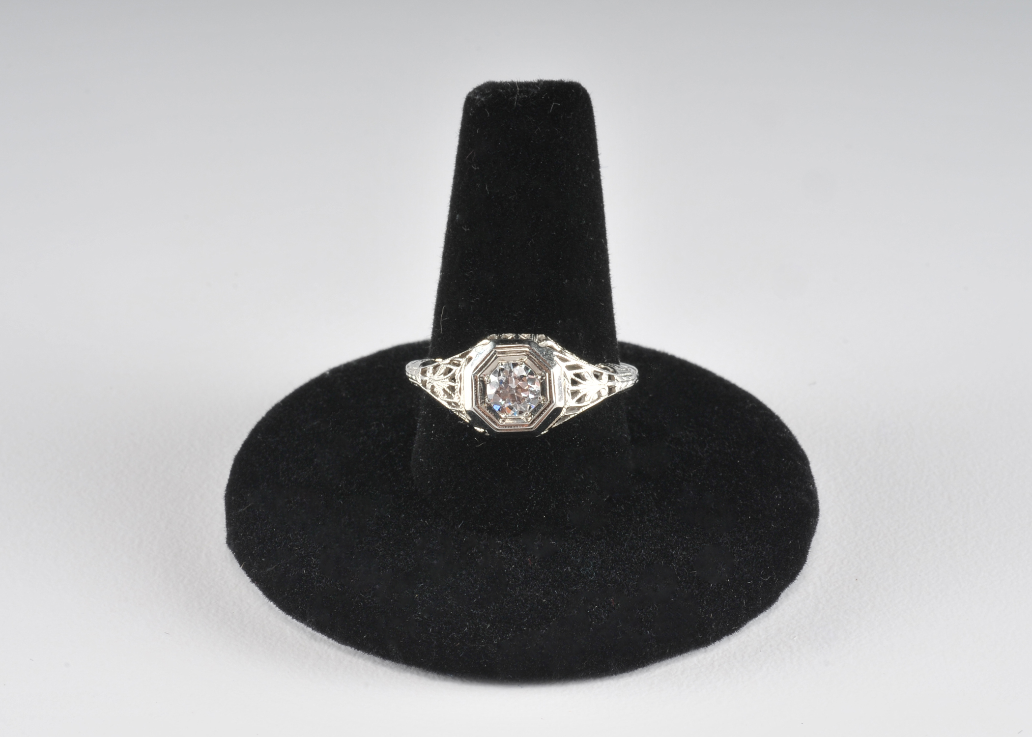 Ladies early 20th Century 18 K white gold and diamond wedding ring