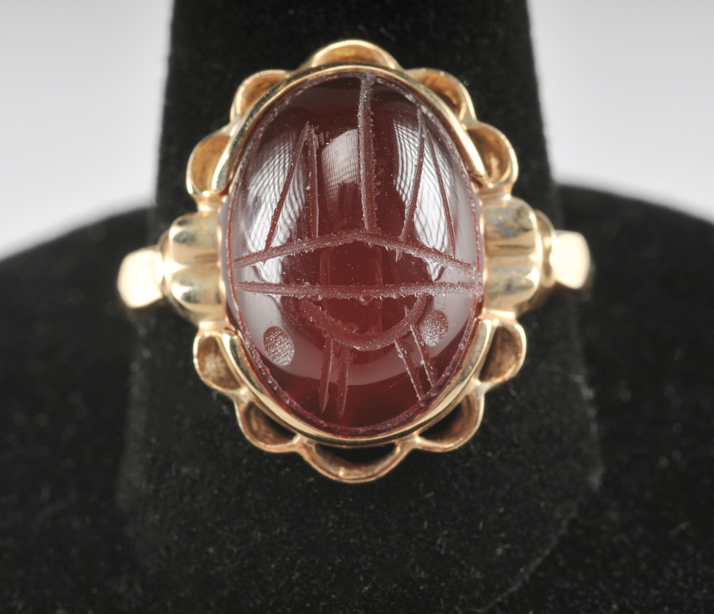 Ladies 14 K yellow gold hand carved carnelian scarab ring 