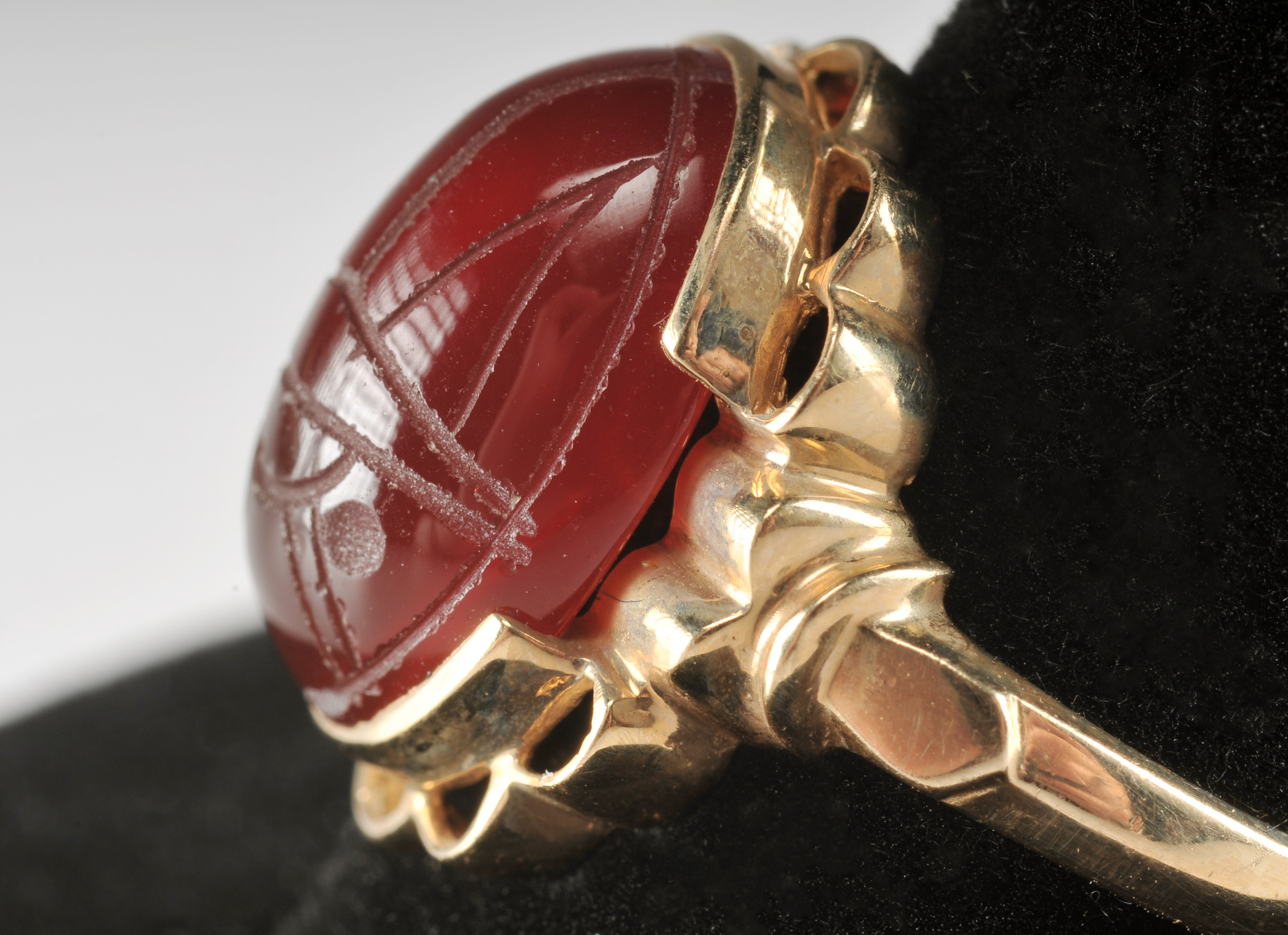 Ladies 14 K yellow gold hand carved carnelian scarab ring 