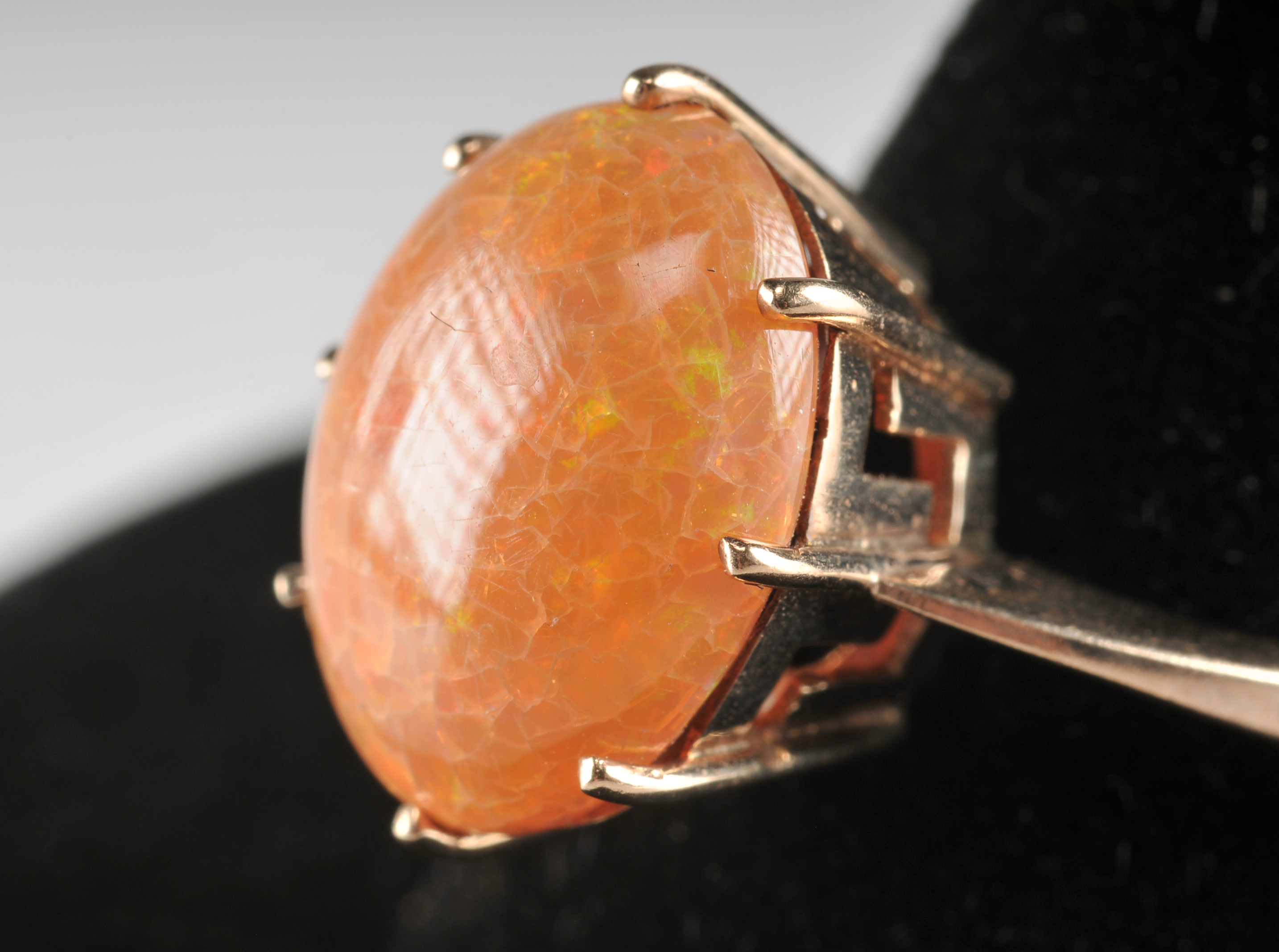 Ladies 14 K yellow gold and Fire opal ring 