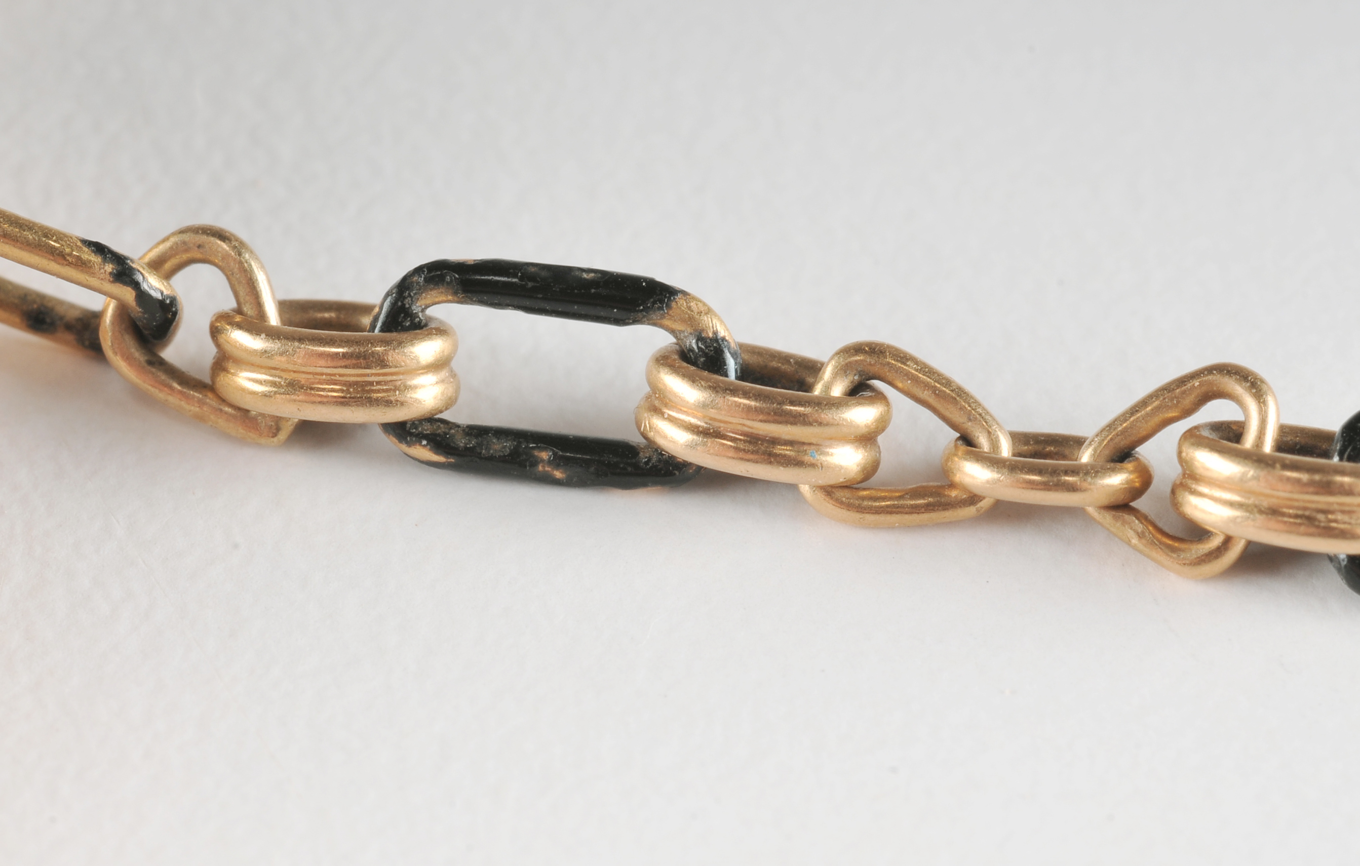 (33.4 dwt) Early 20th Century 14 K yellow gold compact with Greek key style design 