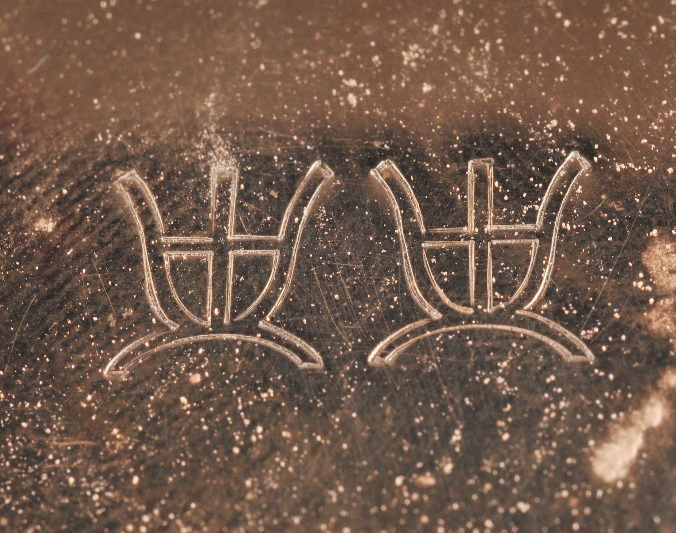 (33.4 dwt) Early 20th Century 14 K yellow gold compact with Greek key style design 