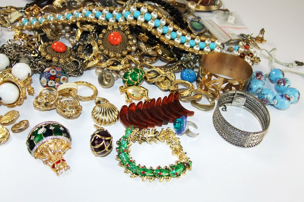 Collection of vintage costume jewelry 