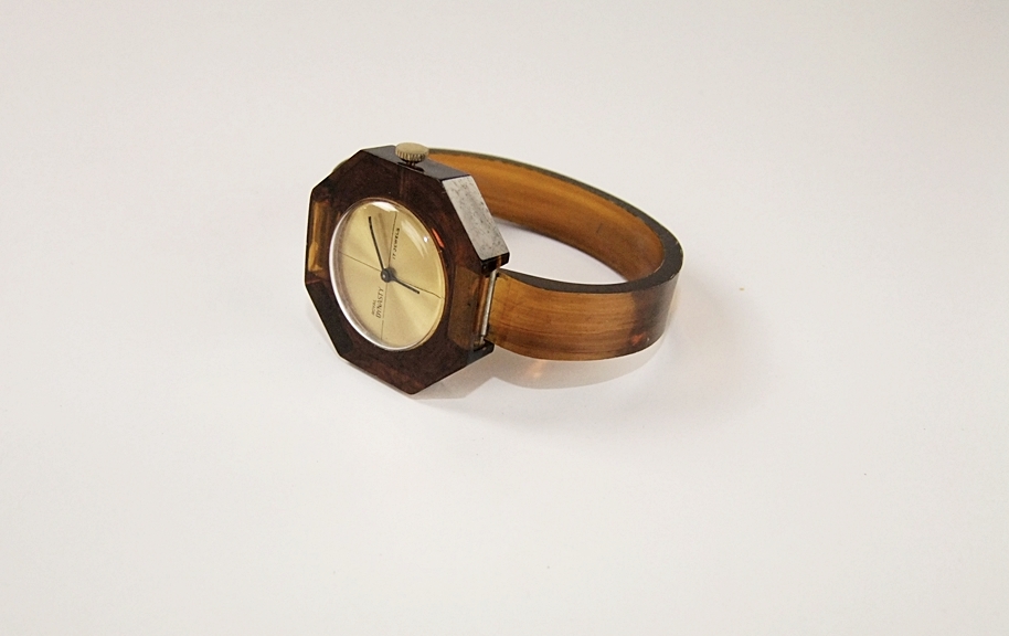 Collection of vintage costume jewelry 