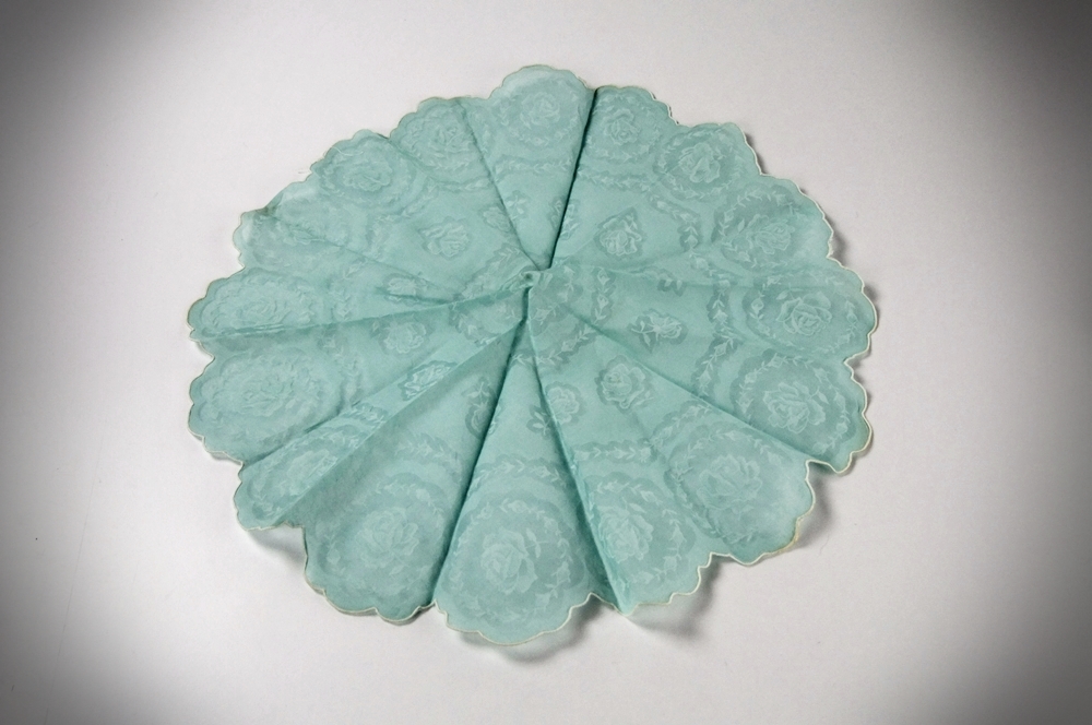 Lot of vintage accessories including an Art Deco enameled compact 